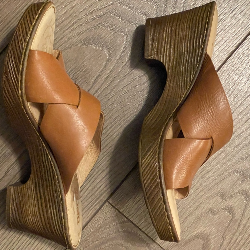 Born Women's leather sandal - Picture 2 of 5